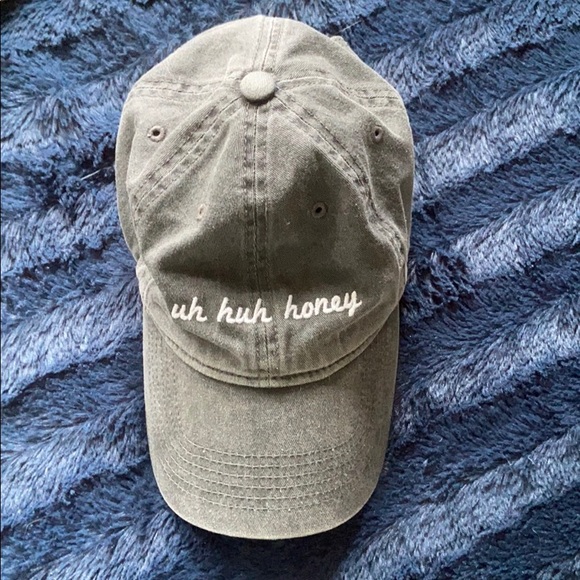 brandy melville uh huh honey hat - Picture 2 of 4